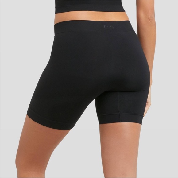 Maidenform Basically Sexy Black Seamless Smoothing Shorts Large NWT - Picture 11 of 11